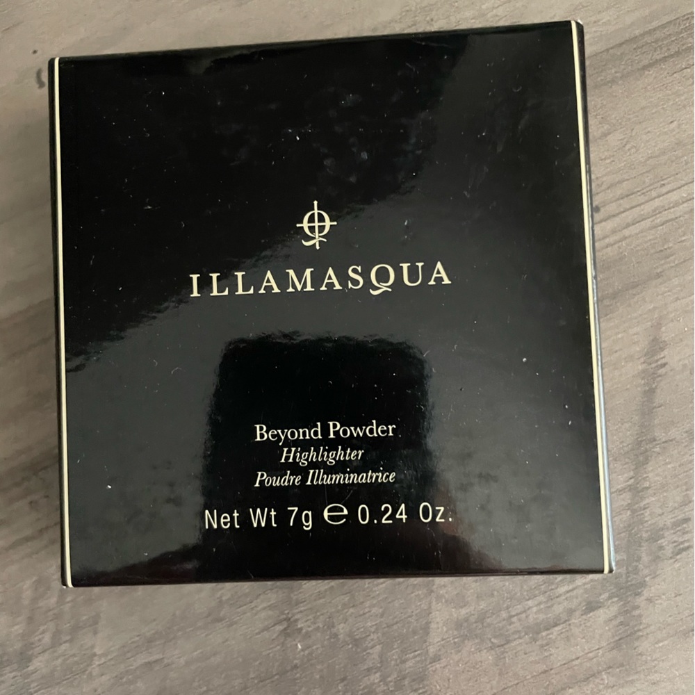 Illamasqua beyond powder highlighter